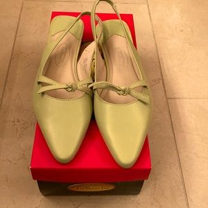 New Talbots “Binky” Apple Green Sling-back Flats - Size 6M